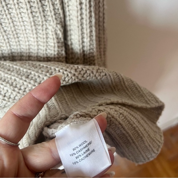 The Westside Sweater - Picture 4 of 4